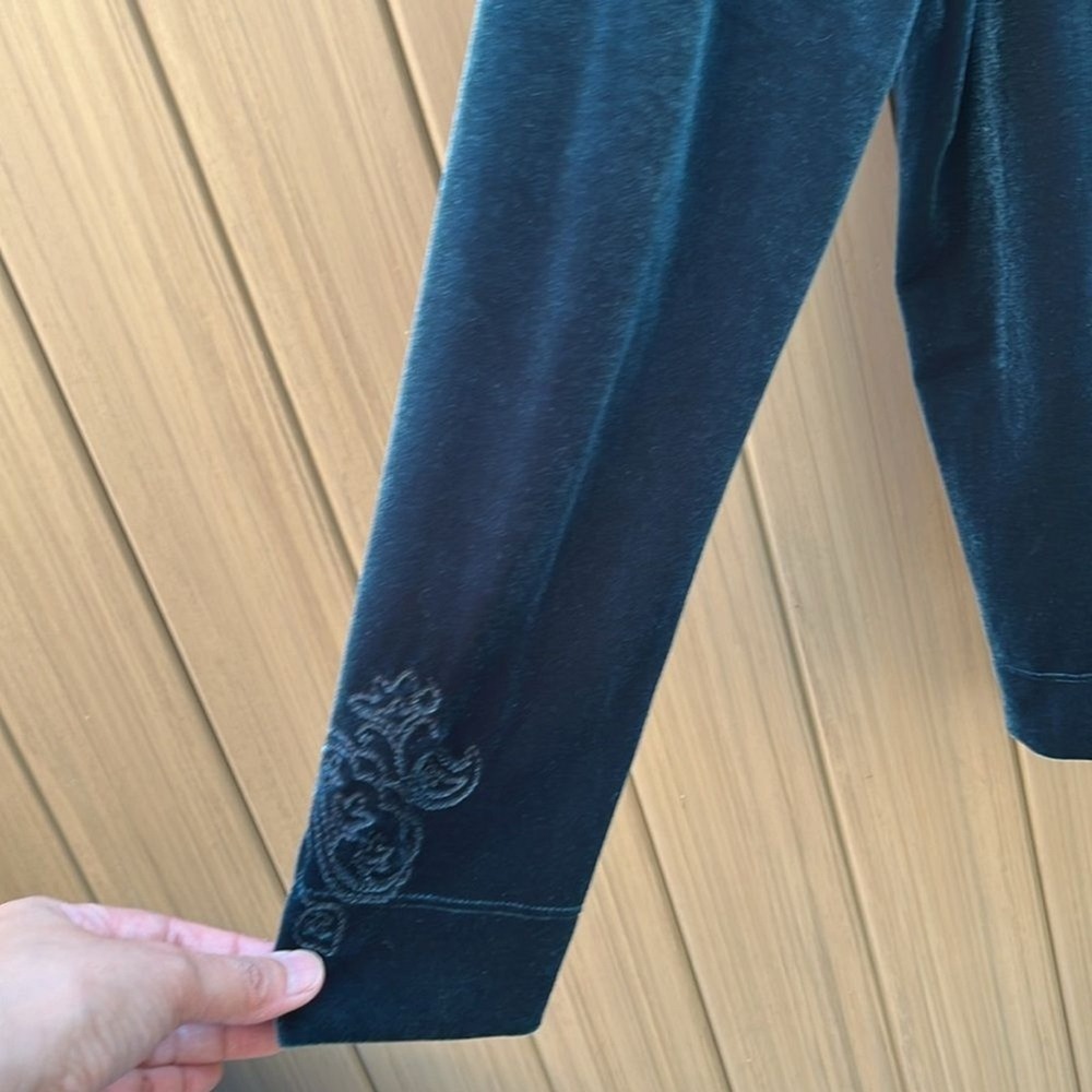 Chico's Women's Velvet Heritage Scroll Norma Jacket Embroidered Whimsigoth sz 2 - Picture 7 of 13